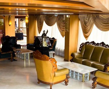 The Shelton Grand Hotel Μπανγκαλόρ Εξωτερικό φωτογραφία