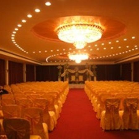 The Shelton Grand Hotel Μπανγκαλόρ Εξωτερικό φωτογραφία