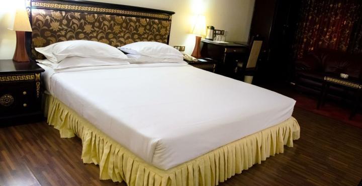 The Shelton Grand Hotel Μπανγκαλόρ Εξωτερικό φωτογραφία