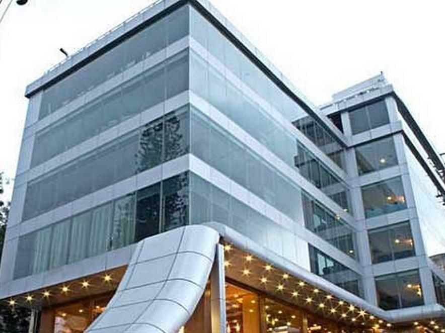 The Shelton Grand Hotel Μπανγκαλόρ Εξωτερικό φωτογραφία