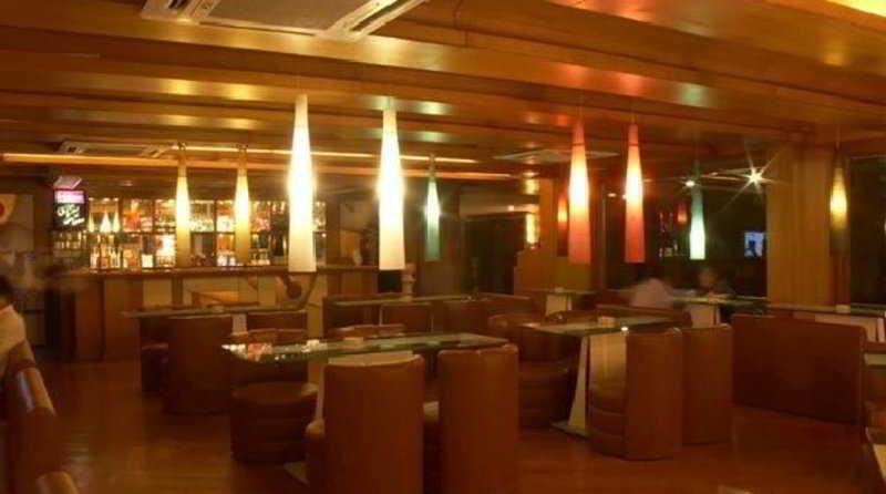 The Shelton Grand Hotel Μπανγκαλόρ Εξωτερικό φωτογραφία