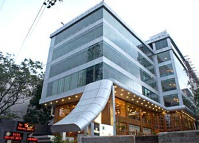 The Shelton Grand Hotel Μπανγκαλόρ Εξωτερικό φωτογραφία